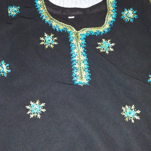 Girls dress - Picture 2 of 6